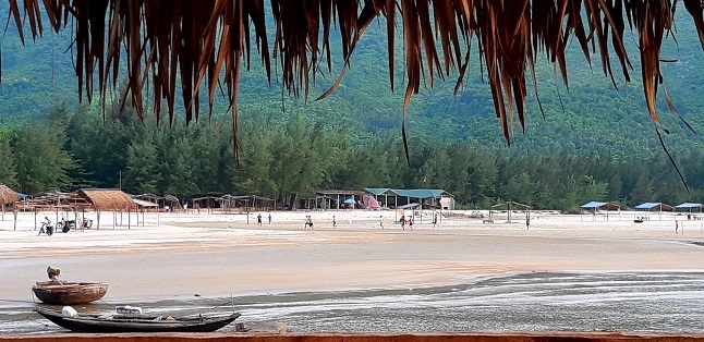 Mê mẩn ngắm biển vẻ hoang sơ Lộc Bình ở Cố đô Huế me man ngam bien ve hoang so loc binh o co do hue