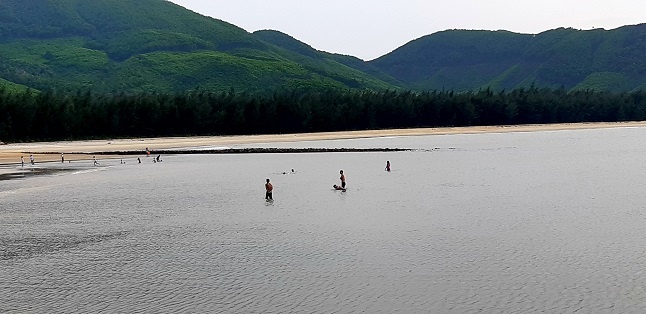 Mê mẩn ngắm biển vẻ hoang sơ Lộc Bình ở Cố đô Huế me man ngam bien ve hoang so loc binh o co do hue