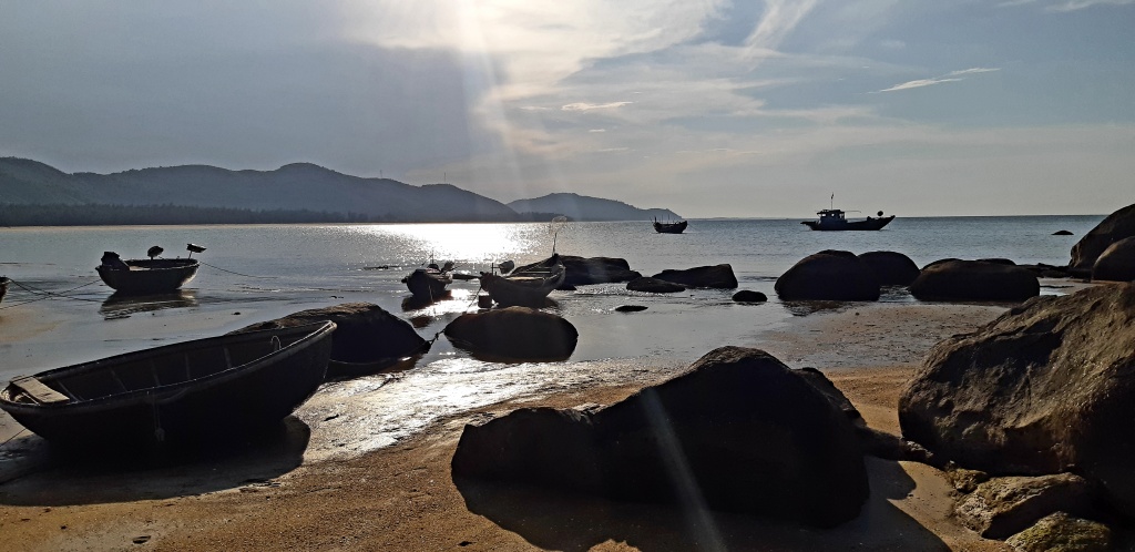 Mê mẩn ngắm biển vẻ hoang sơ Lộc Bình ở Cố đô Huế me man ngam bien ve hoang so loc binh o co do hue