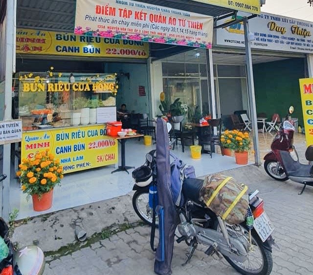 Quán bún riêu miễn phí, người nghèo trả bằng vé số ở TP.HCM Quán bún riêu miễn phí, người nghèo trả bằng vé số ở TP.HCM