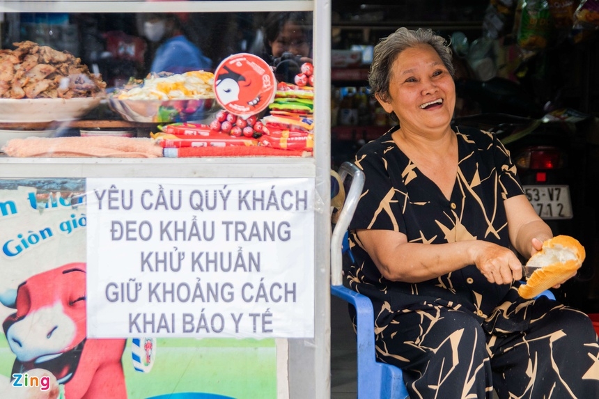 Photo: Zing News 1819-banh-mi-ba-tau-1