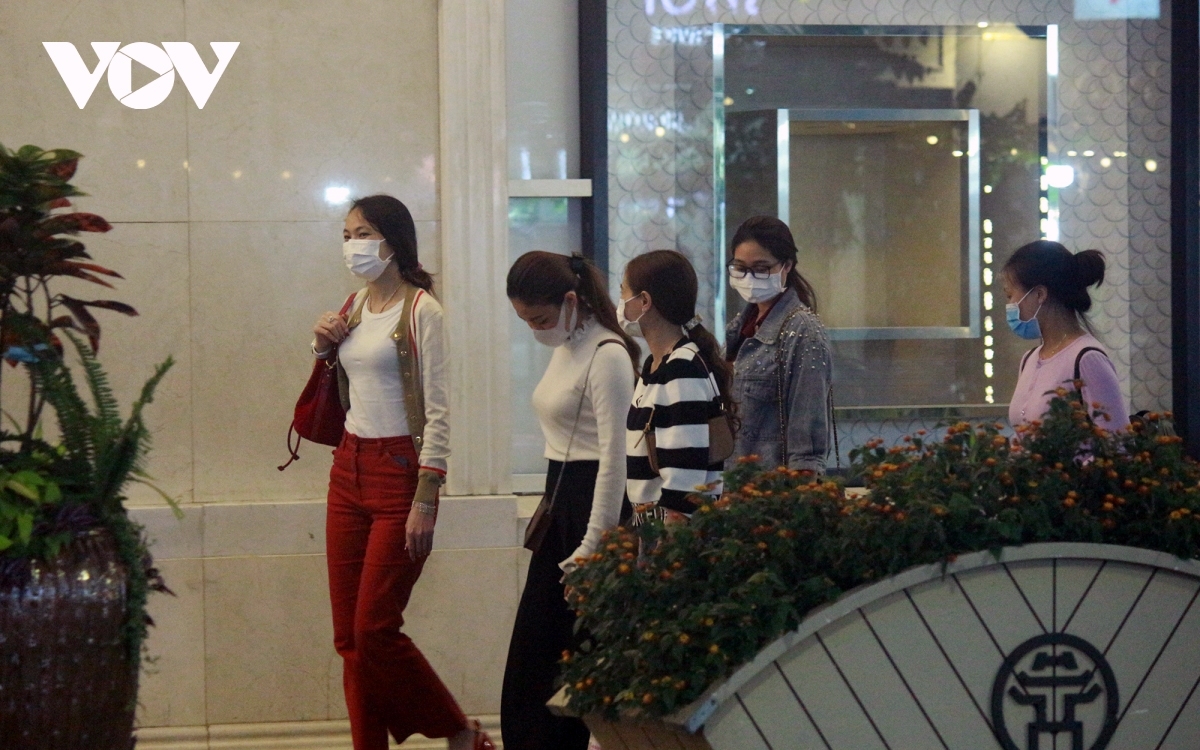 Photo: ZIng News In photos: Hanoi reopens weekend pedestrian zone in Old Quarter