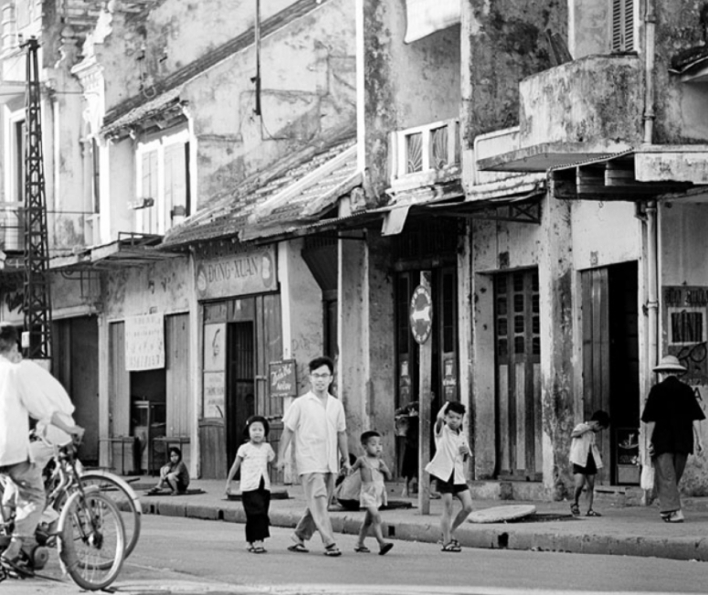 The German photographer who recorded Hanoi in wartime The German photographer who recorded Hanoi in wartime