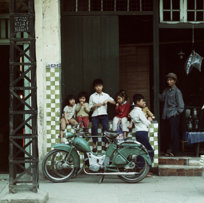 The German photographer who recorded Hanoi in wartime The German photographer who recorded Hanoi in wartime