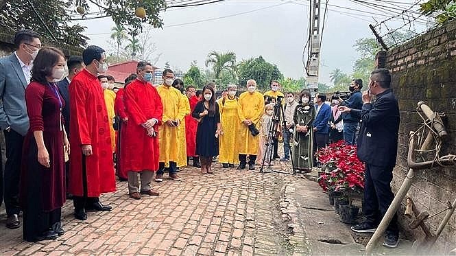 Diplomatic Representatives Experience Pleasant Tet Vibes in Hanoi Diplomatic Representatives Experience Pleasant Tet Vibes in Hanoi
