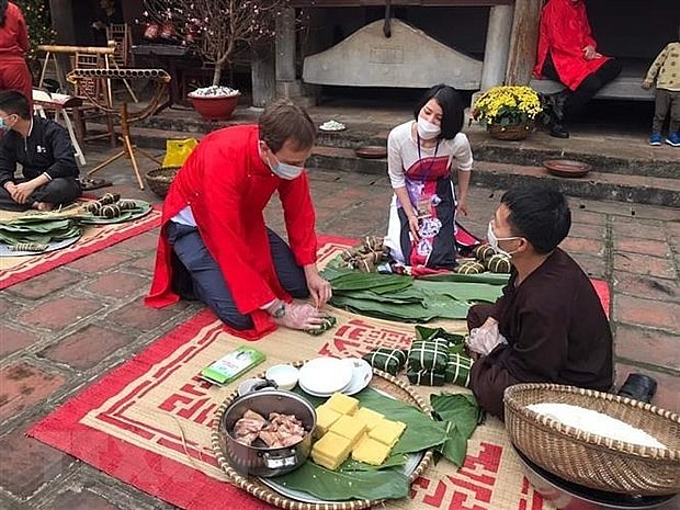 Diplomatic Representatives Experience Pleasant Tet Vibes in Hanoi Diplomatic Representatives Experience Pleasant Tet Vibes in Hanoi