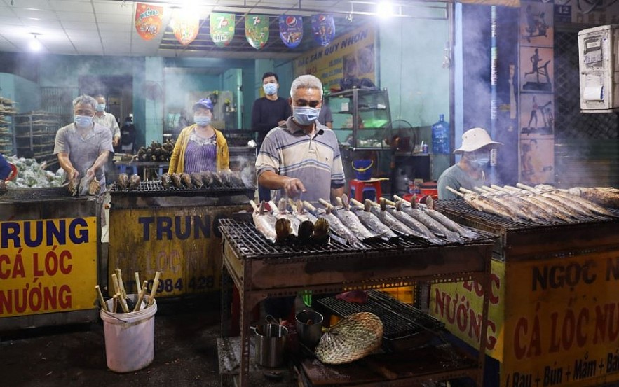 Explaining Vietnamese Culture: Why People Buy Grilled Snakehead in God of Wealth's Day? Explaining Vietnamese Culture: Why People Buy Grilled Snakehead in God of Wealth's Day?