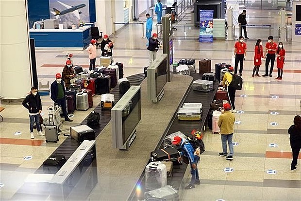 Vietnamese in Laos Express Delight As Hanoi-Vientiane Flight Route Reopened Vietnamese in Laos Express Delight As Hanoi-Vientiane Flight Route Reopened