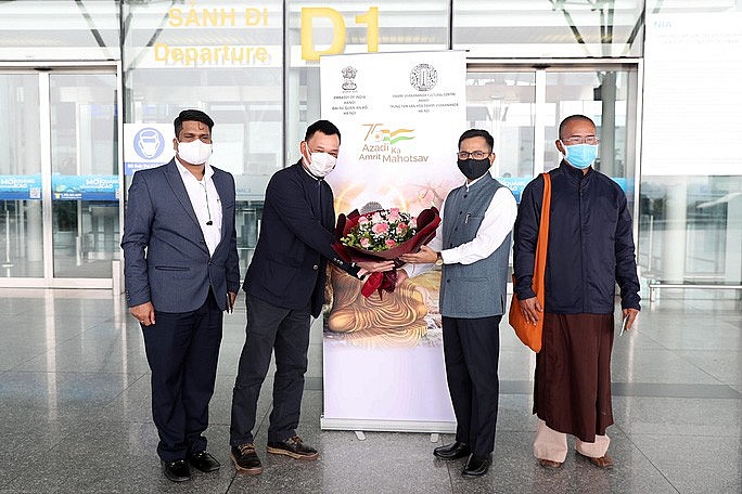 First Vietnamese Tourists Arrive at India After Pandemic Shutdown First Vietnamese Tourists Arrive at India After Pandemic Shutdown