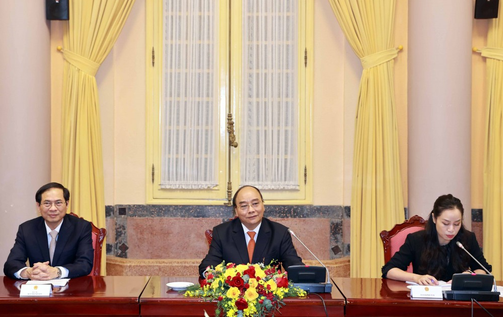State leader Nguyen Xuan Phuc welcomes ASEAN diplomats State leader Nguyen Xuan Phuc welcomes ASEAN diplomats