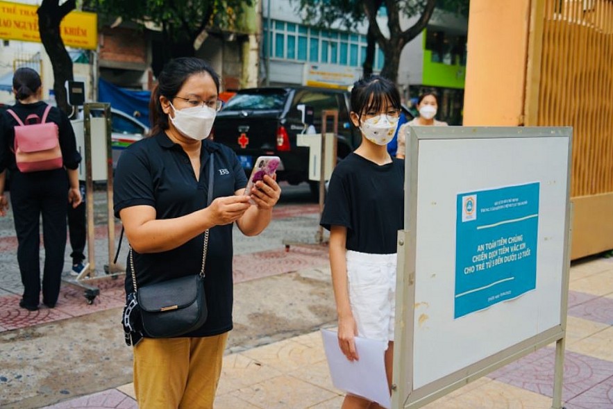 Vietnam Covid-19 Updates (April 20): 24-hour Count Totals Over 13,500 New Cases Vietnam Covid-19 Updates (April 20): 24-hour Count Totals Over 13,500 New Cases