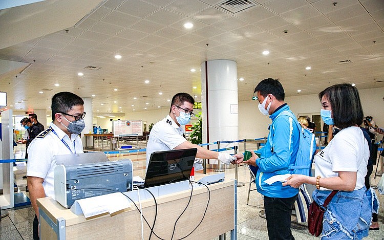 Vietnam Covid-19 Updates (May 1): Daily Infections Fall to Nine-month Low of 5,109 Vietnam Covid-19 Updates (May 1): Daily Infections Fall to Nine-month Low of 5,109