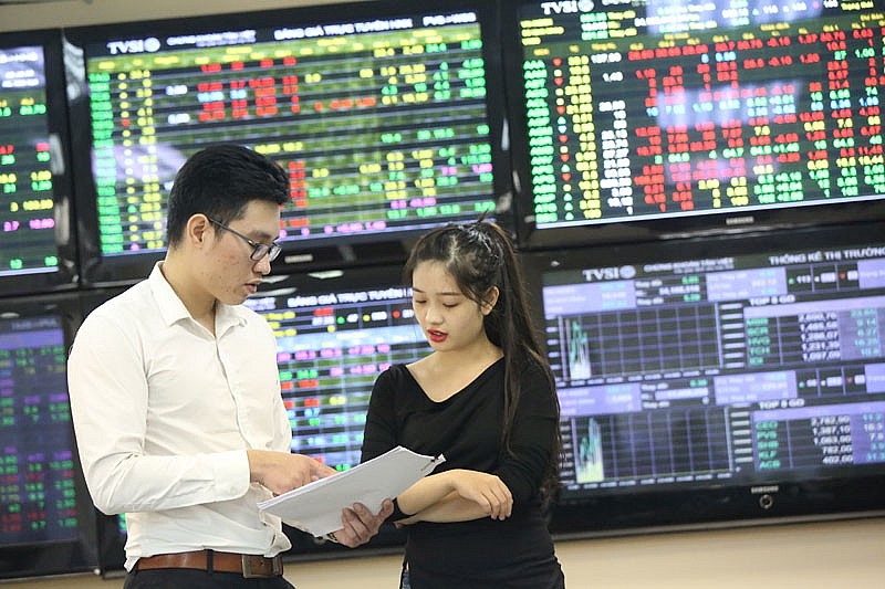 Vietnam Business & Weather Briefing (May 8): Gold Price Remains Stable, Heat Wave Expected to End Vietnam Business & Weather Briefing (May 8): Gold Price Remains Stable, Heat Wave Expected to End