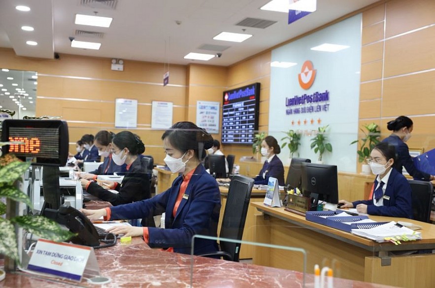 Vietnam Business & Weather Briefing (May 9): Gold Price Dropped, Heavy Rain Forecasted Vietnam Business & Weather Briefing (May 9): Gold Price Dropped, Heavy Rain Forecasted