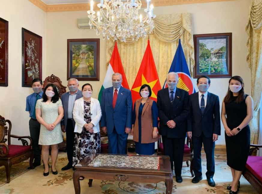 Promoting Hungary-Vietnam people-to-people diplomacy Promoting Hungary-Vietnam people-to-people diplomacy