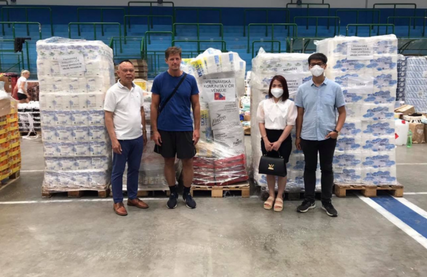 Embassy, community support Vietnamese in Czech hit by biggest tornado in 100 years Embassy, community support Vietnamese in Czech hit by biggest tornado in 100 years