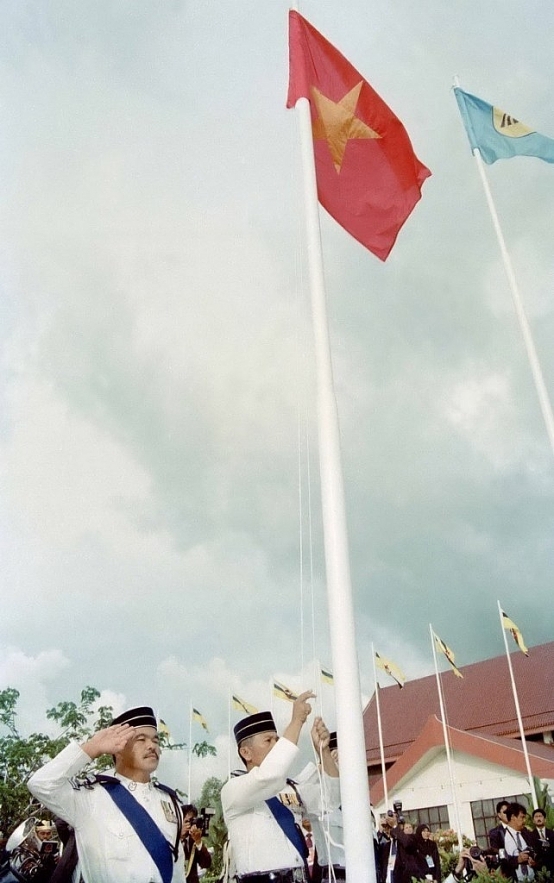 Vietnam - ASEAN's Proactive, Active and Responsible Member Vietnam - ASEAN's Proactive, Active and Responsible Member