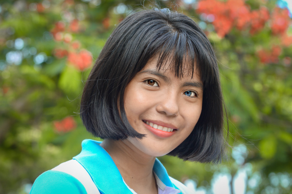 Vietnamese Girl with Different-Colored Eyes Stuns the World Vietnamese Girl with Different-Colored Eyes Stuns the World