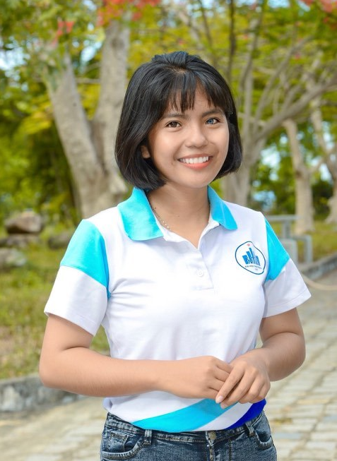 Vietnamese Girl with Different-Colored Eyes Stuns the World Vietnamese Girl with Different-Colored Eyes Stuns the World