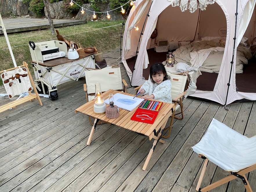 Vietnamese-Korean family Teach Children About Nature Through Camping Vietnamese-Korean family Teach Children About Nature Through Camping