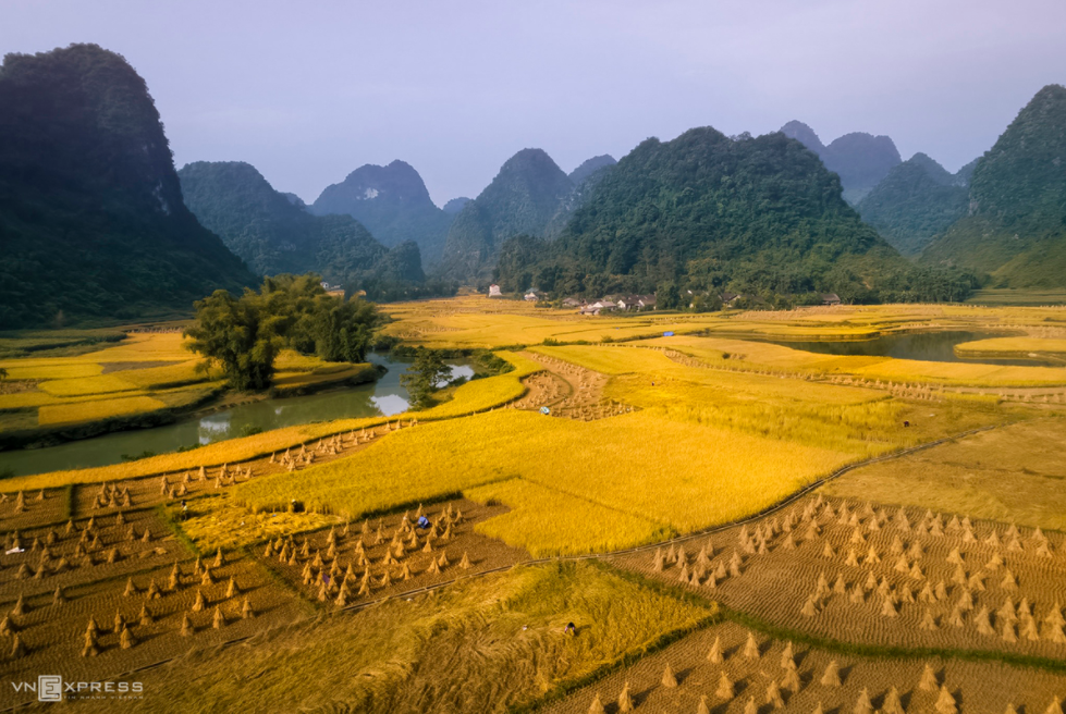 Mountainous harvest in the golden light of autumn Mountainous harvest in the golden light of autumn