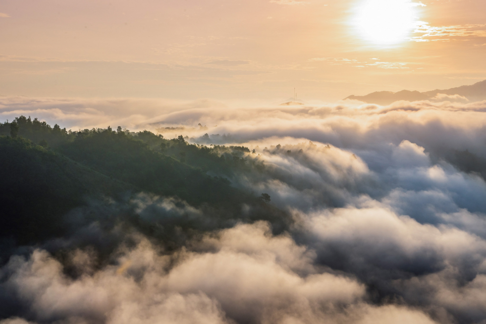 quang tri mountainous areas engulfed in morning mist