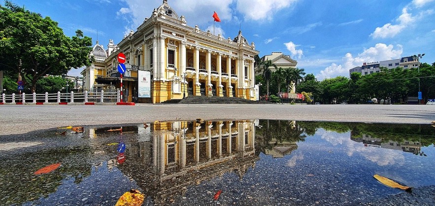 Peaceful Autumn Arrives in Hanoi Peaceful Autumn Arrives in Hanoi