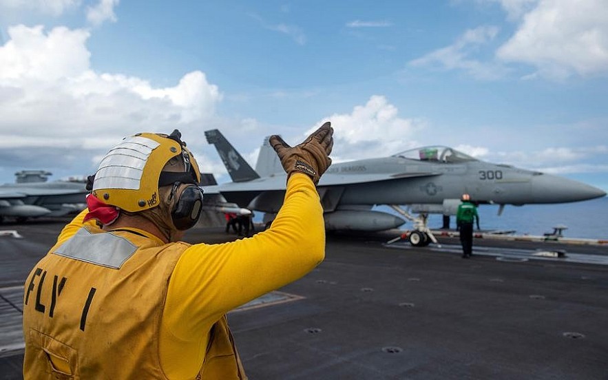 US Sails Ship Through South China Sea Despite Beijing’s New Notification Law US Sails Ship Through South China Sea Despite Beijing’s New Notification Law