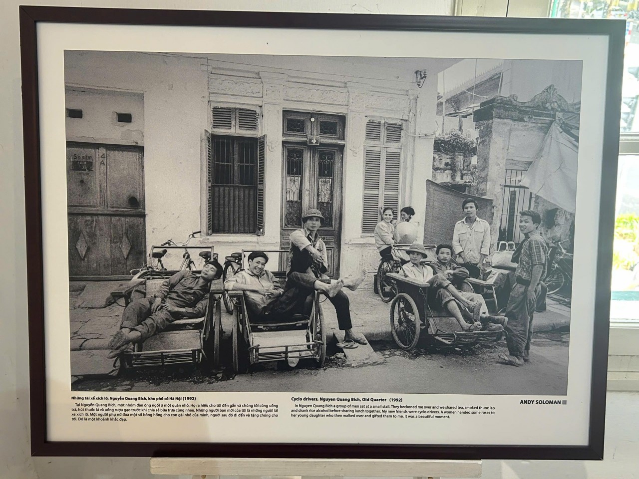 Hanoi Through Time: A British Photographer's Journey Capturing Life Over 30 Years Ago Hanoi Through Time: A British Photographer's Journey Capturing Life Over 30 Years Ago
