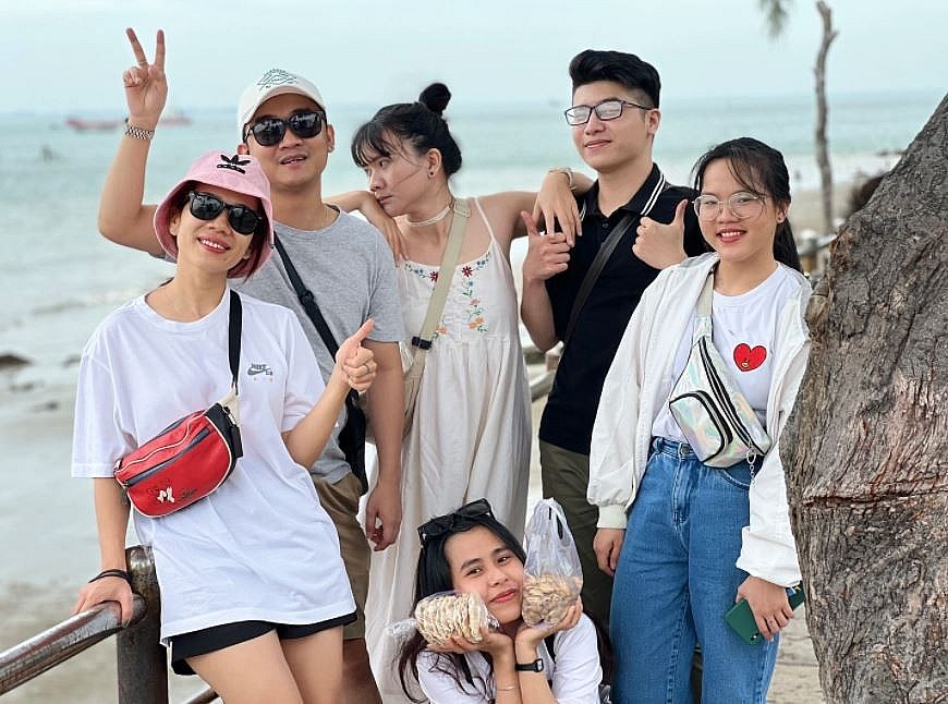 Young Saigonese Choose Nearby Tourist Destinations After Lockdown Young Saigonese Choose Nearby Tourist Destinations After Lockdown