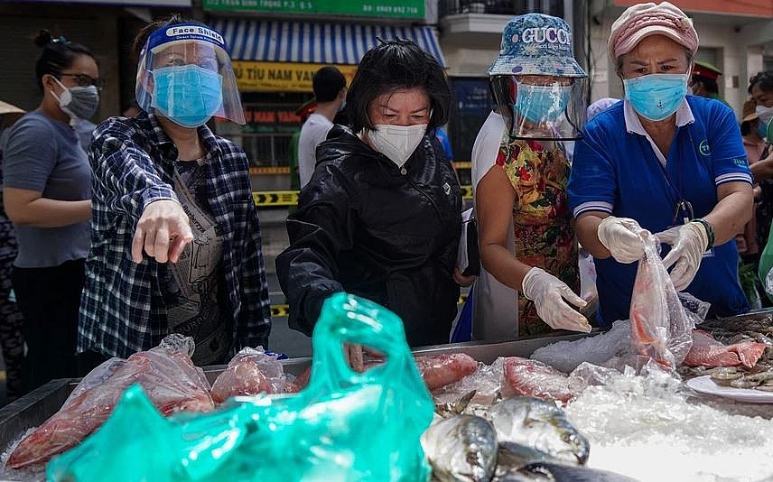 Vietnam Covid-19 Updates (Nov. 15): Hanoi Shortens Time Between Two AstraZeneca Jabs Vietnam Covid-19 Updates (Nov. 15): Hanoi Shortens Time Between Two AstraZeneca Jabs