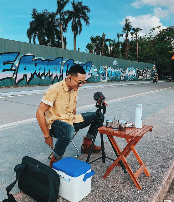 Tour guide spills the beans on Vietnamese coffee making