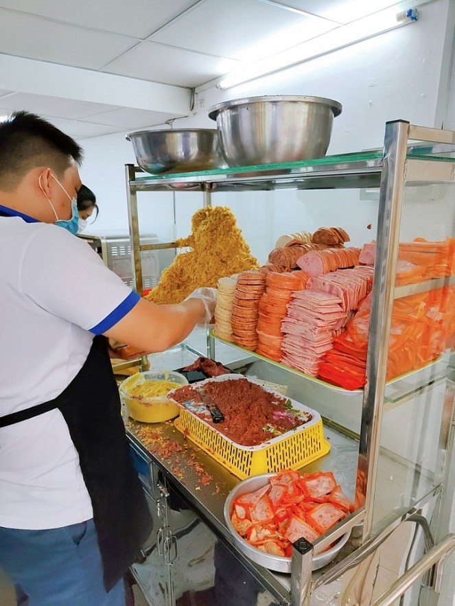 Vietnam's Most Expensive Banh Mi: What's So Special? Vietnam's Most Expensive Banh Mi: What's So Special?