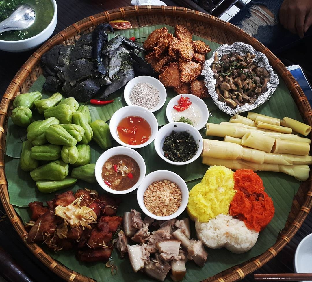 ca nuong thit lon man trau nau la lom va loat mon an phai thu khi den hoa binh