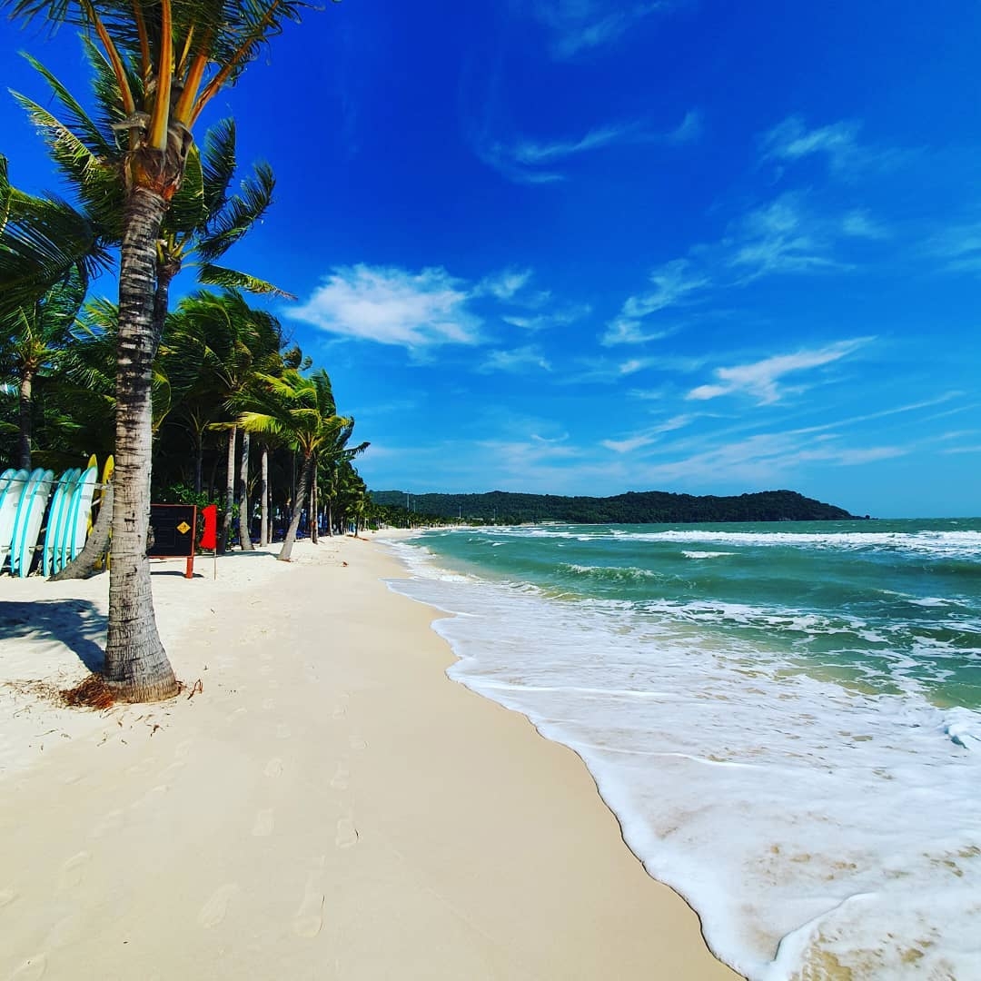 Khám phá đảo ngọc Phú Quốc - thiên đường du lịch biển của Việt Nam phu quoc co dia diem an choi gi ma gioi tre me tit den vay