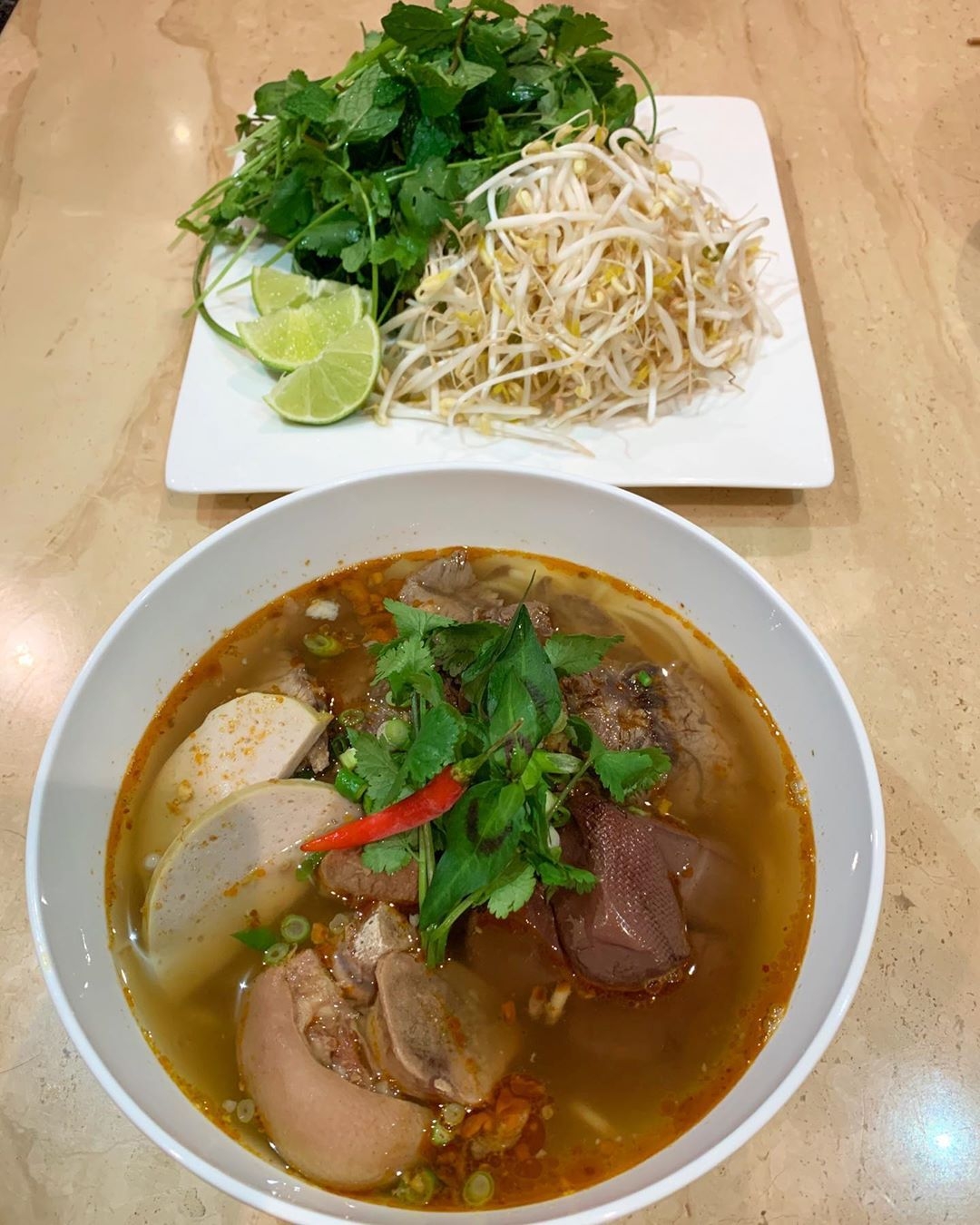 Một ngày lang thang ở Huế trải nghiệm những món ăn hút khách du lịch mot ngay lang thang o hue trai nghiem nhung mon an hut khach du lich