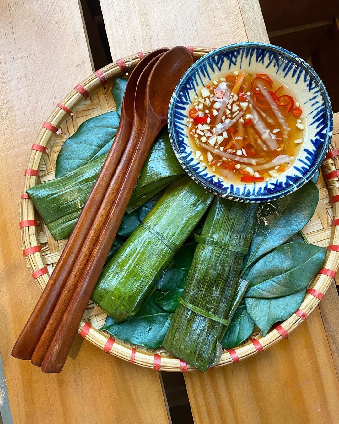 Một ngày lang thang ở Huế trải nghiệm những món ăn hút khách du lịch mot ngay lang thang o hue trai nghiem nhung mon an hut khach du lich