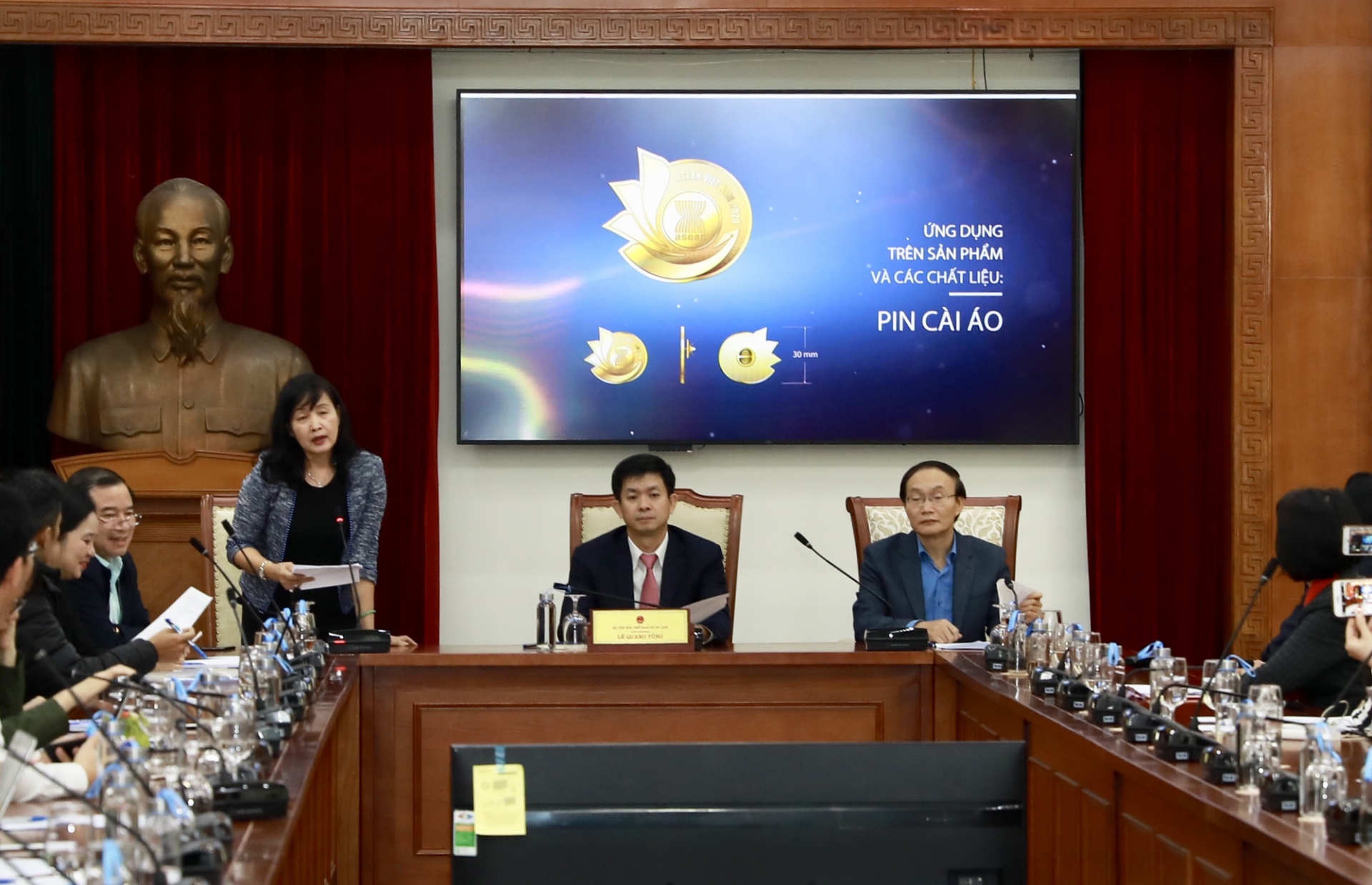 Hình hoa sen cách điệu trở thành logo chính thức của Năm ASEAN 2020 hinh hoa sen cach dieu tro thanh logo chinh thuc cua nam asean 2020