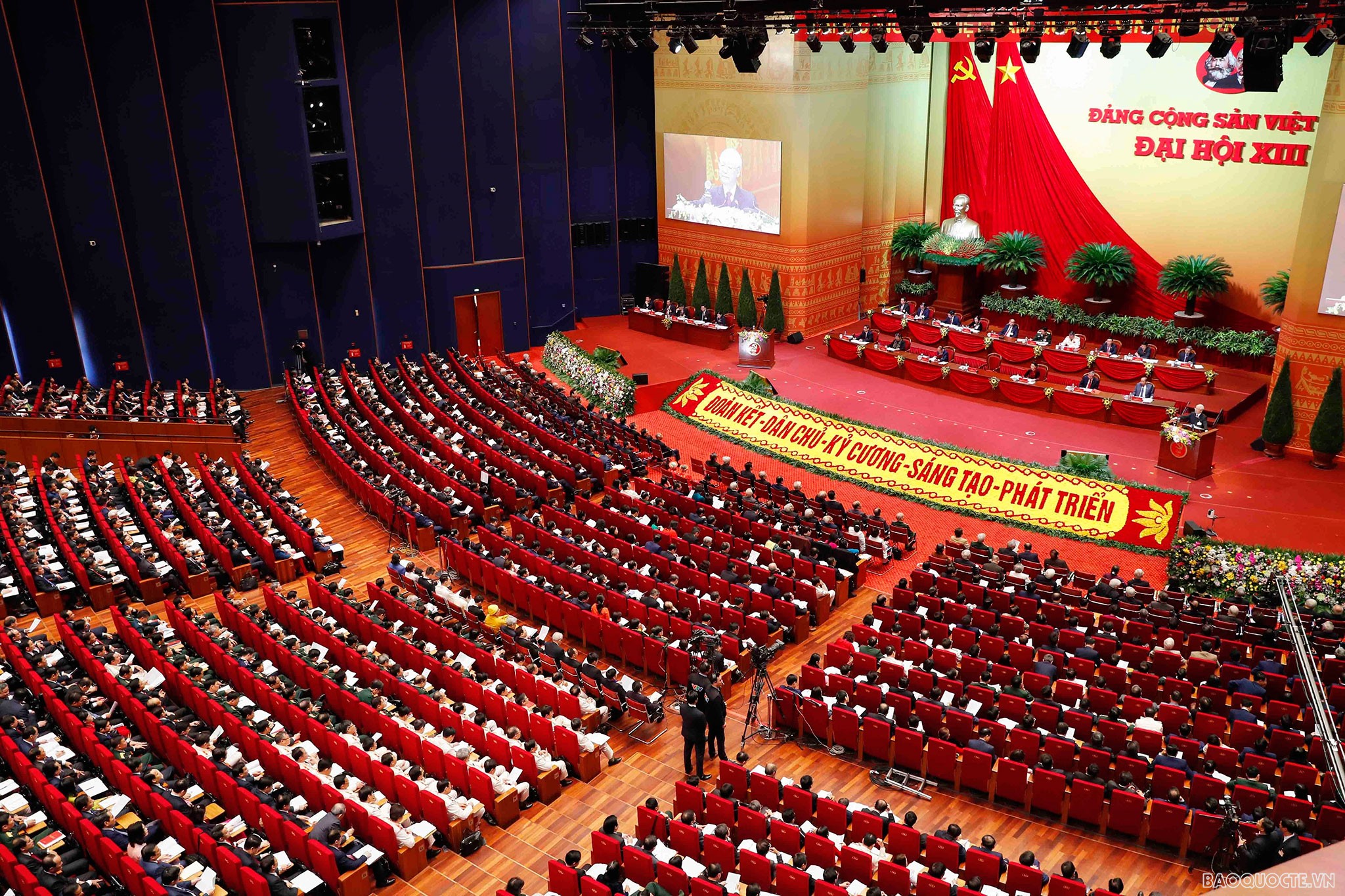 Đại hội XIII: Phát huy vai trò tiên phong của đối ngoại, triển khai nền ngoại giao toàn diện, hiện đại Đại hội XIII: Phát huy vai trò tiên phong của đối ngoại, triển khai nền ngoại giao toàn diện, hiện đại