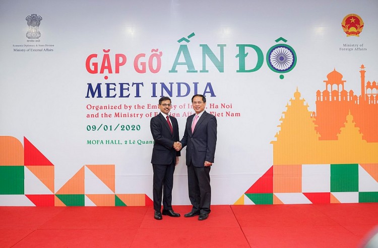 Đại sứ đặc mệnh toàn quyền Cộng hòa Ấn Độ tại Việt Nam Pranay Verma: 50 năm qua là một chặng đường tuyệt vời sánh vai bên nhau Đại sứ đặc mệnh toàn quyền Cộng hòa Ấn Độ tại Việt Nam Pranay Verma: 50 năm qua là một chặng đường tuyệt vời sánh vai bên nhau
