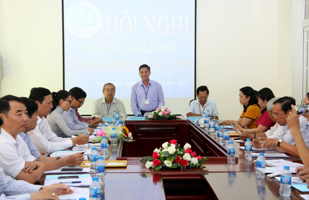 Ông Lê Minh Tuấn giữ chức Phó Chủ tịch Liên hiệp các tổ chức hữu nghị tỉnh Hậu Giang ong le minh tuan giu chuc pho chu tich lien hiep cac to chuc huu nghi tinh hau giang