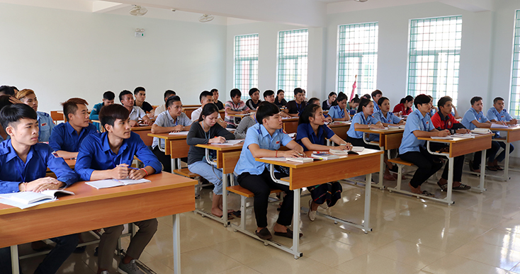 Trường trung cấp Luật Đồng Hới: nuôi dưỡng ước mơ của lưu học sinh Lào truong trung cap luat dong hoi nuoi duong uoc mo cua luu hoc sinh lao