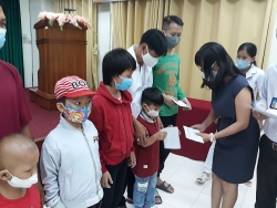 WWO trao 53 triệu đồng cho bệnh nhi ung thư và gia đình tại 2 Bệnh viện ở TP. Cần Thơ
