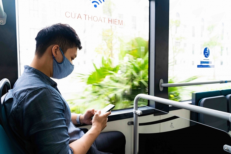 Háo hức khám phá xe buýt điện đầu tiên tại Việt Nam với những trải nghiệm “cực chất” Háo hức khám phá xe buýt điện đầu tiên tại Việt Nam với những trải nghiệm “cực chất”