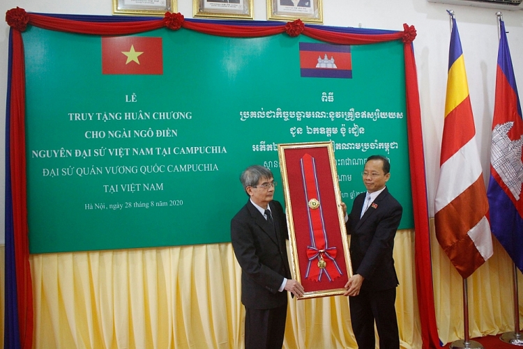 Vương quốc Campuchia tri ân công lao của cố Đại sứ Ngô Điền vuong quoc campuchia tri an cong lao cua co dai su ngo dien