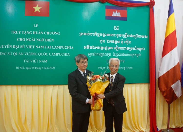 Vương quốc Campuchia tri ân công lao của cố Đại sứ Ngô Điền vuong quoc campuchia tri an cong lao cua co dai su ngo dien
