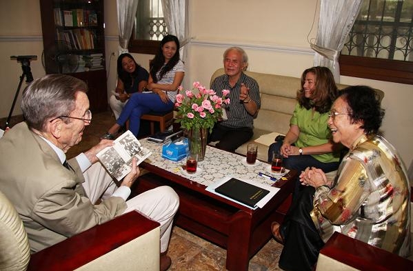 "Madam Bình"- "Hạnh phúc của đất nước sẽ là hạnh phúc của con em chúng ta” madam binh hanh phuc cua dat nuoc se la hanh phuc cua con em chung ta