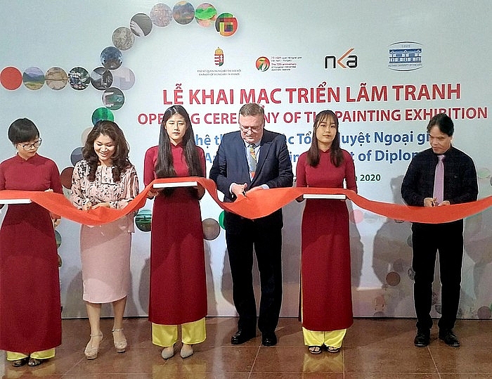Triển lãm 83 tác phẩm của 30 họa sĩ nổi tiếng của Hungary tại Việt Nam Triển lãm 83 tác phẩm của 30 họa sĩ nổi tiếng của Hungary tại Việt Nam