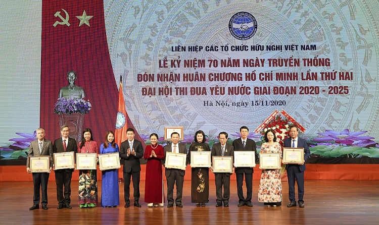 Danh sách khen thưởng các tập thể và cá nhân điển hình của VUFO trong phong trào thi đua yêu nước Danh sách khen thưởng các tập thể và cá nhân điển hình của VUFO trong phong trào thi đua yêu nước