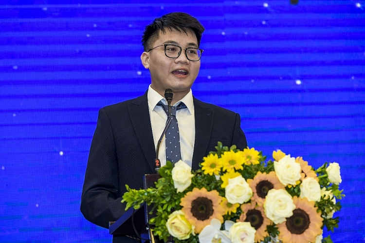 Vingroup trao học bổng gần 40 tỷ đồng đào tạo thạc sĩ, tiến sĩ khoa học công nghệ Vingroup trao học bổng gần 40 tỷ đồng đào tạo thạc sĩ, tiến sĩ khoa học công nghệ